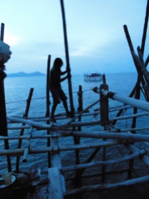 Bagan - fishing platform: Pulau Kabung - West Kalimantan